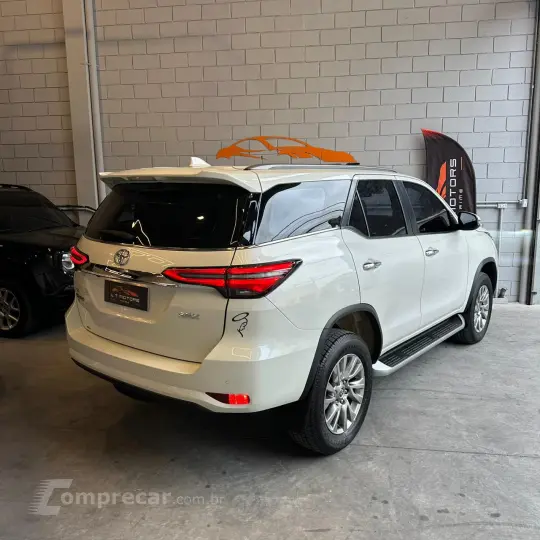 HILUX 2.8 SW4 4X4 8V