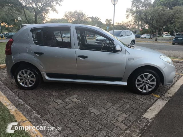 SANDERO - 1.6 EXPRESSION 8V 4P MANUAL