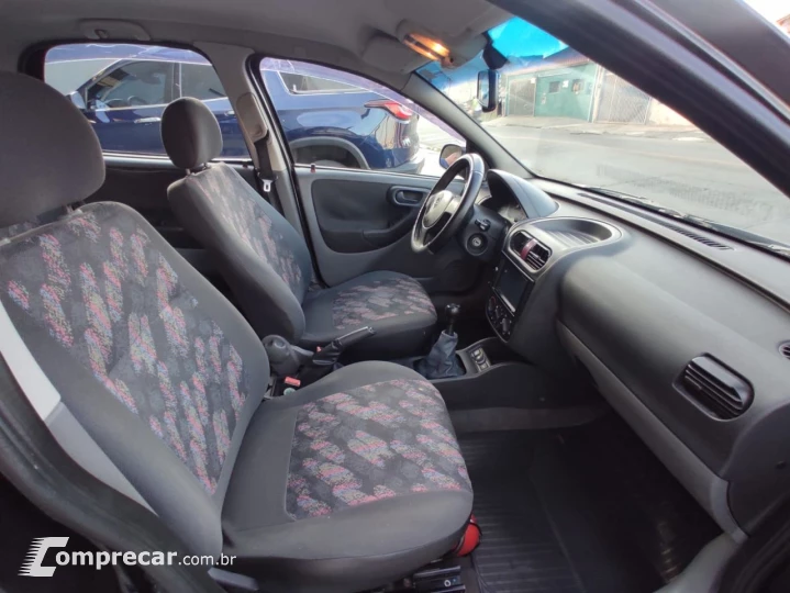 Corsa Sedan 1.0 MPFI 8V 71cv 4p