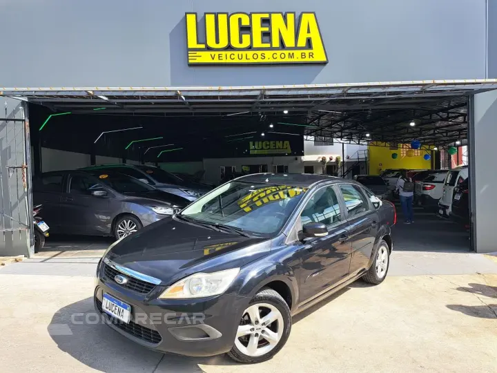 Focus 2.0 Ghia 16V Gasolina 4P Automático
