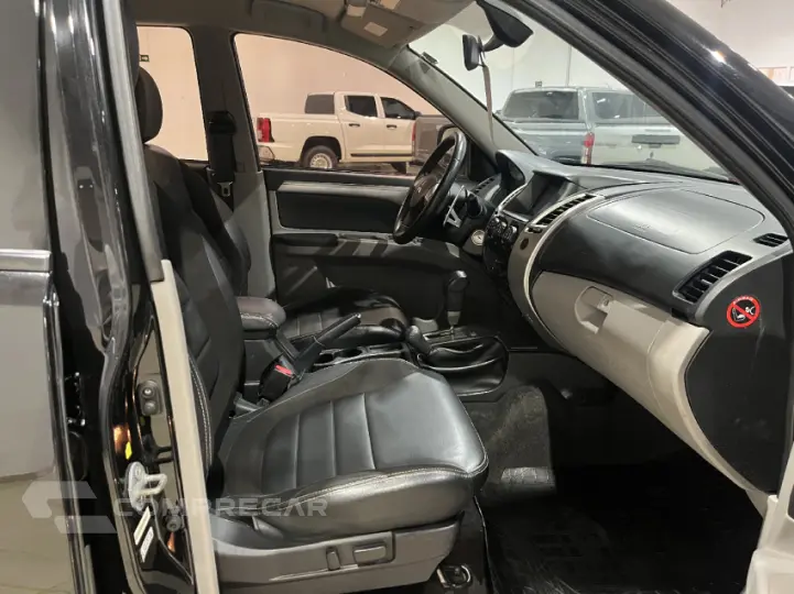 PAJERO 3.2 HPE 4X4 7 Lugares 16V Turbo Intercooler