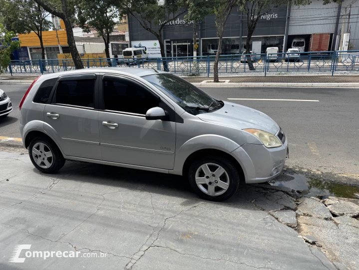 FIESTA 1.6 MPI Class Hatch 8V