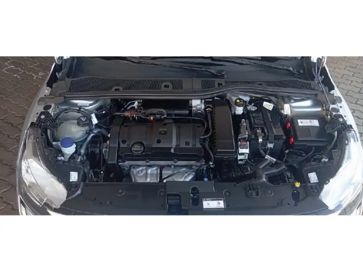 208 1.6 16V FLEX ACTIVE AT