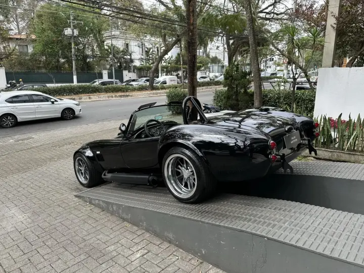 COBRA 5.0 V8 Réplica