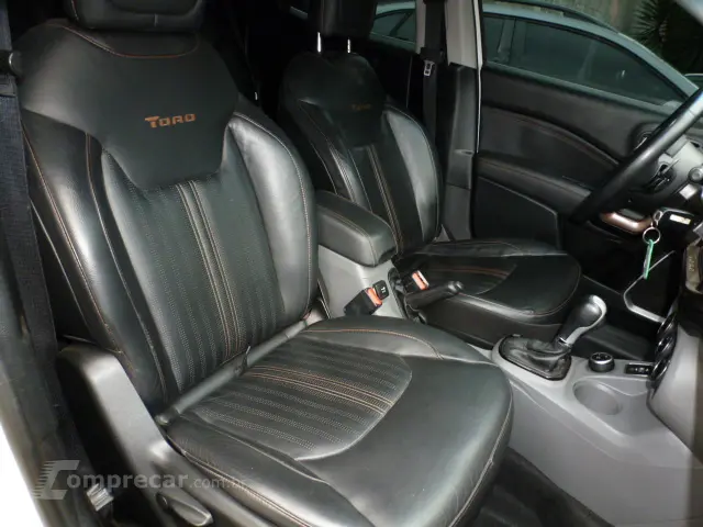 TORO 2.0 16V Turbo Volcano 4X4