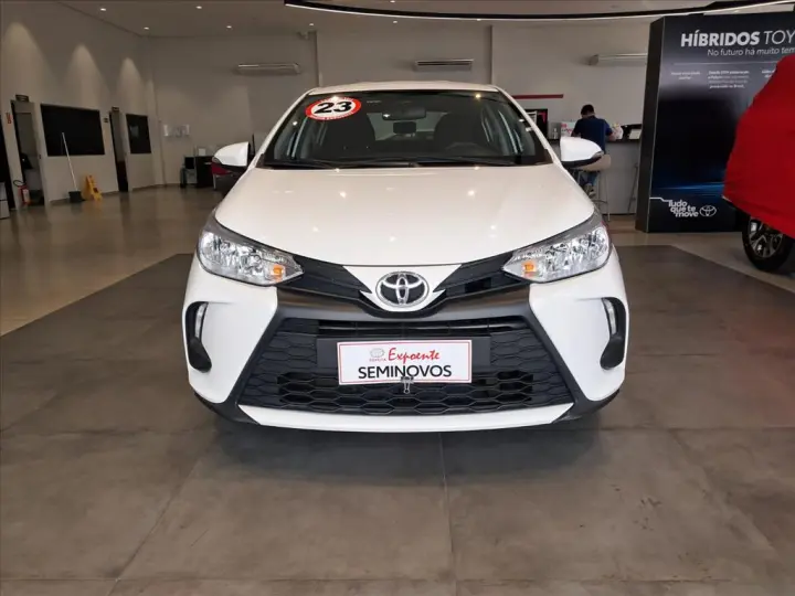 YARIS 1.5 16V FLEX SEDAN XL LIVE MULTIDRIVE