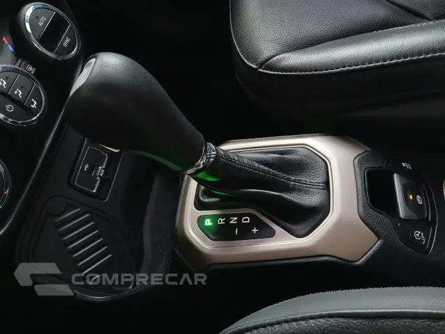 RENEGADE - 1.8 16V LONGITUDE 4P AUTOMÁTICO