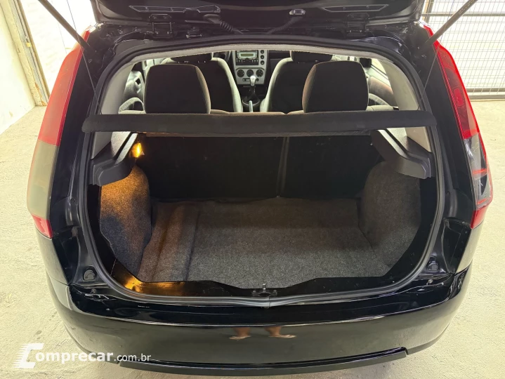 FIESTA 1.6 MPI Class Hatch 8V