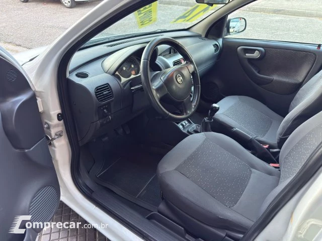 CORSA SEDAN - 1.4 MPFI PREMIUM SEDAN 8V 4P MANUAL