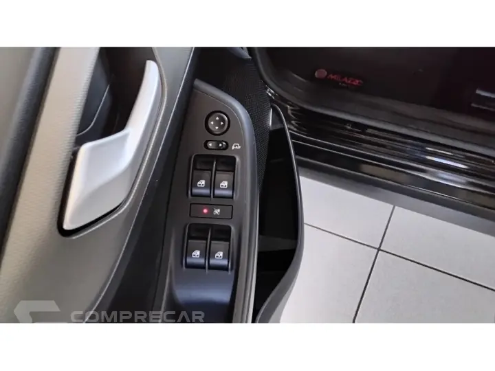FASTBACK 1.0 TURBO 200 FLEX CVT