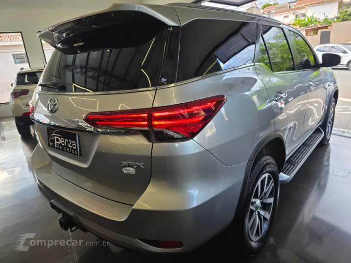 HILUX SW4 2.8 SRX 4X4 7 Lugares 16V Turbo Intercooler