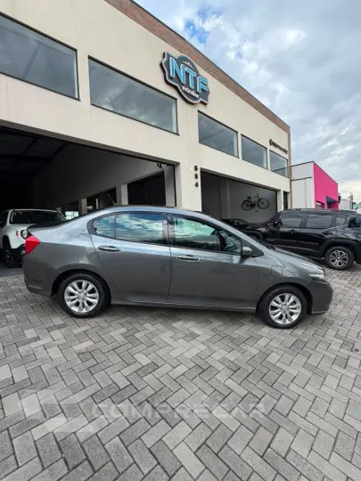 CITY Sedan LX 1.5 Flex 16V 4p Aut.
