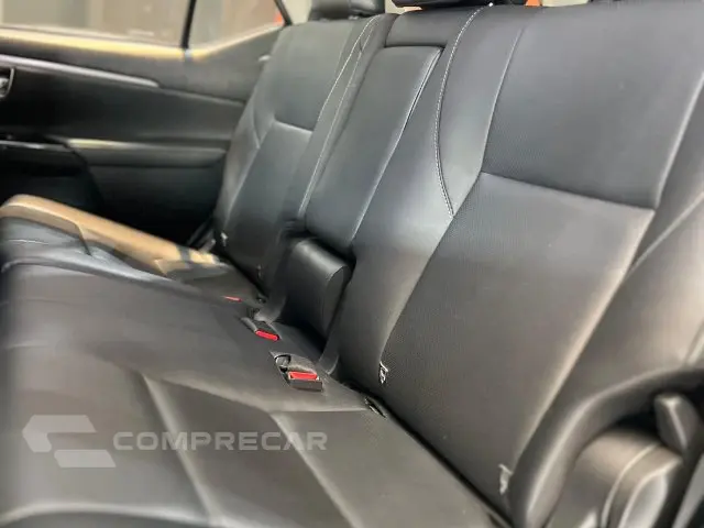 HILUX SW4 - 2.8 D-4D TURBO SRX 7L 4X4 AUTOMÁTICO