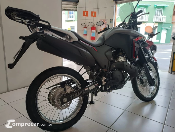 XTZ 250 LANDER