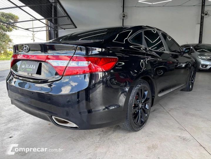 AZERA 3.3 MPFI GLS Sedan V6 24V