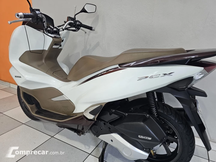 PCX 150 DLX