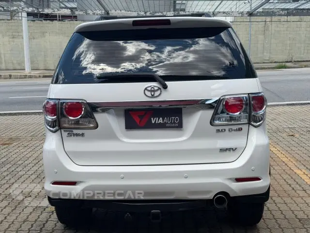 HILUX SW4 - 3.0 SRV 4X4 7 LUGARES 16V TURBO INTERCOOLER 4P A