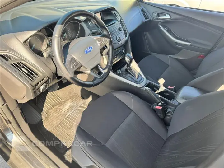 FOCUS 2.0 SE Plus Fastback 16V