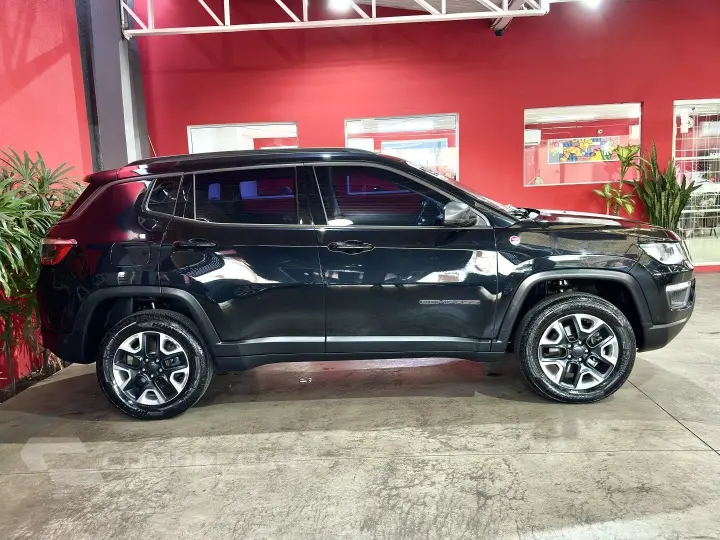 COMPASS 2.0 16V DIESEL TRAILHAWK 4X4 AUTOMÁTICO