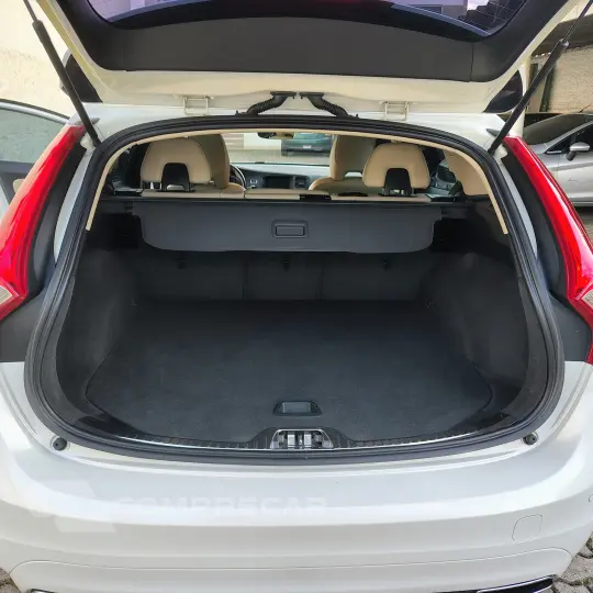 V60 2.0 T4 Momentum