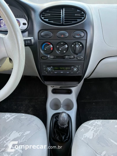 QQ 1.1 MPFI 16V