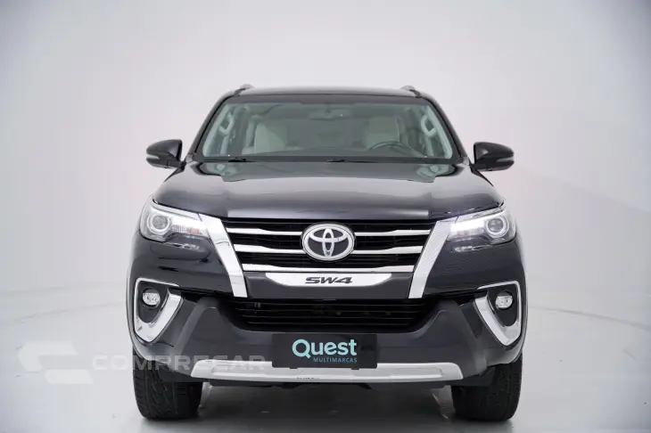 Hilux SW4 SRX Diamo. 4x4 2.8 TB Die Aut.