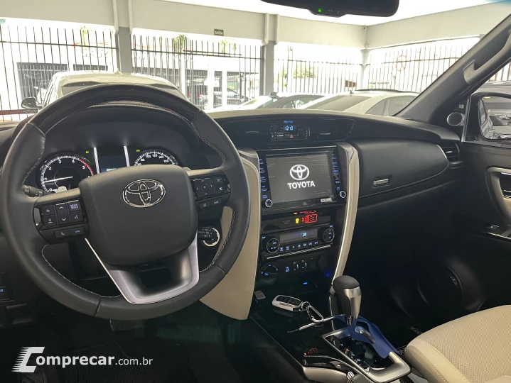 HILUX SW4 2.8 D-4d Turbo Diamond 7L