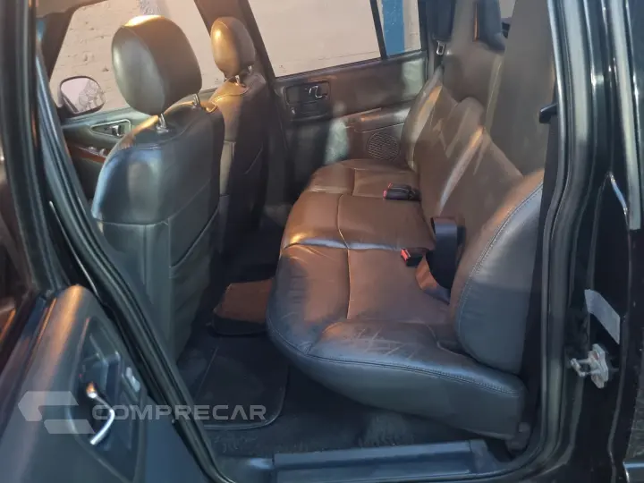S10 2.4 MPFI Executive 4X2 CD 8V