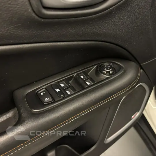 COMPASS LONGITUDE 2.0 4x2 Flex 16V Aut.