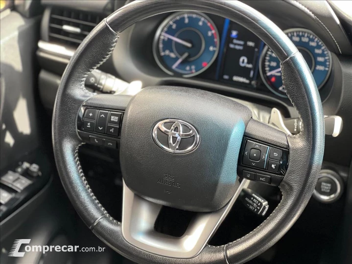 HILUX SW4 2.8 D-4D TURBO DIESEL SRX 7L 4X4 AUTOMÁ