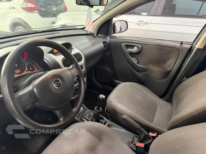 CORSA SEDAN PREMIUM