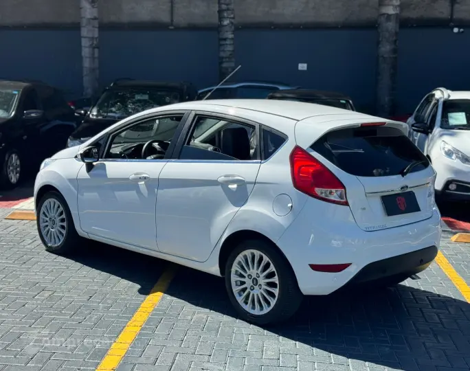FIESTA 1.6 Titanium Hatch 16V