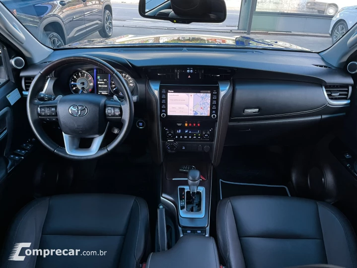 HILUX SW4 2.8 D-4d Turbo SRX 7L 4X4