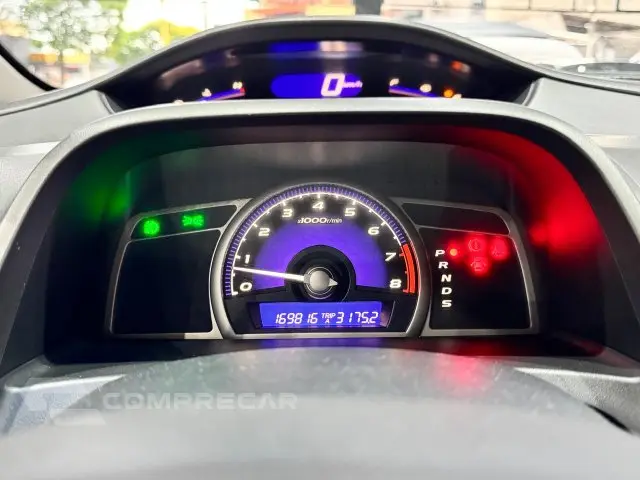 CIVIC - 1.8 EXS 16V 4P AUTOMÁTICO