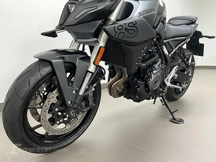 SUZUKI GSX-8S