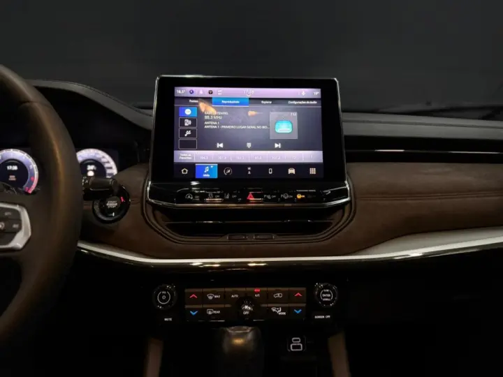 COMMANDER 1.3 T270 TURBO FLEX OVERLAND AT6