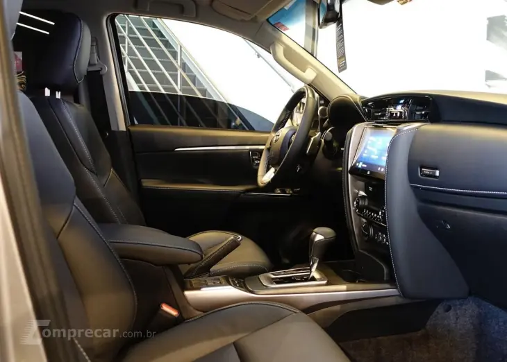 Hilux SW4 2.8 16V 4P SRX PLATINUM 4X4 7 LUGARES TURBO DIESEL