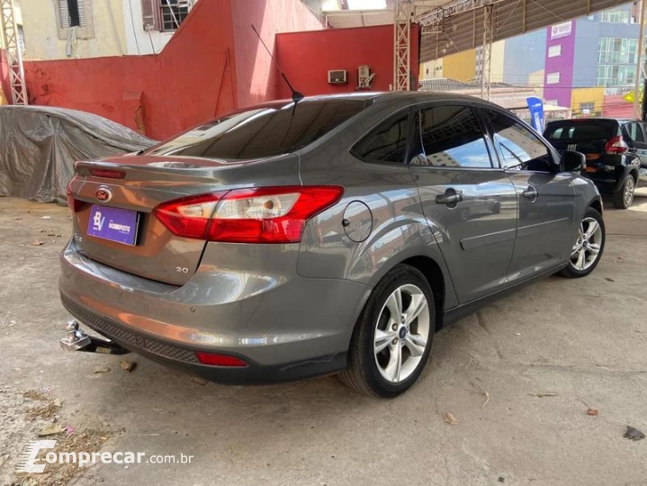 FOCUS SEDAN 2.0 16V 4P