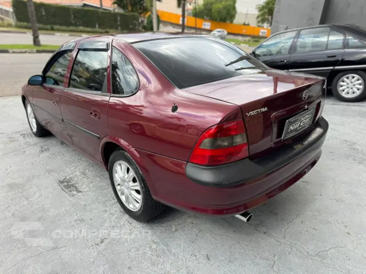 Vectra CD 2.2 16V / 2.0 16V Mec./Aut.