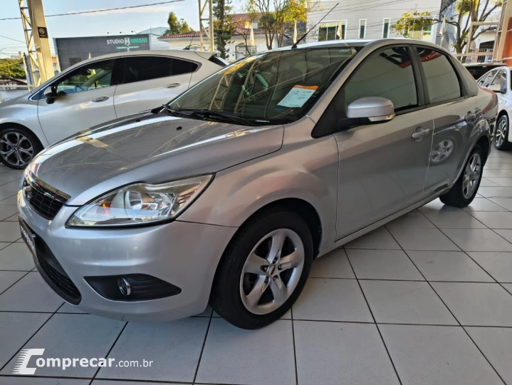 Focus Sedan 2.0 16V 4P GLX AUTOMÁTICO