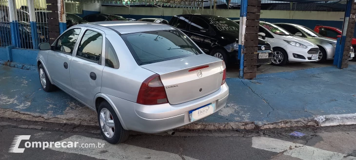 CORSA 1.0 MPFI Sedan 8V