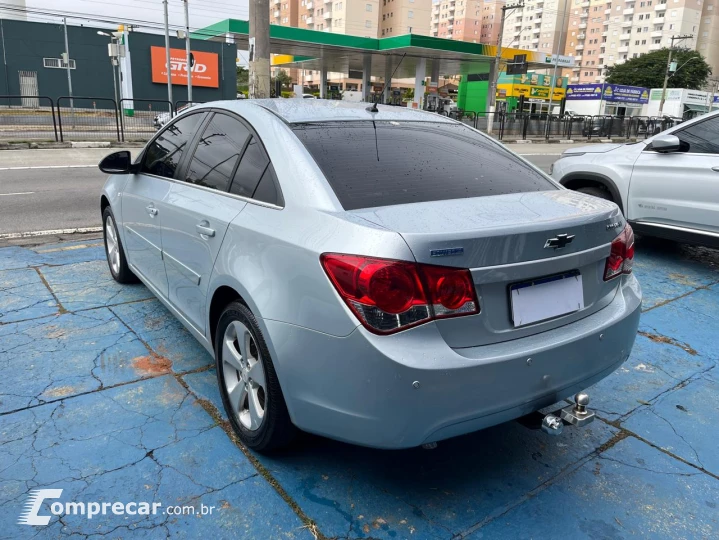 Cruze Sedan