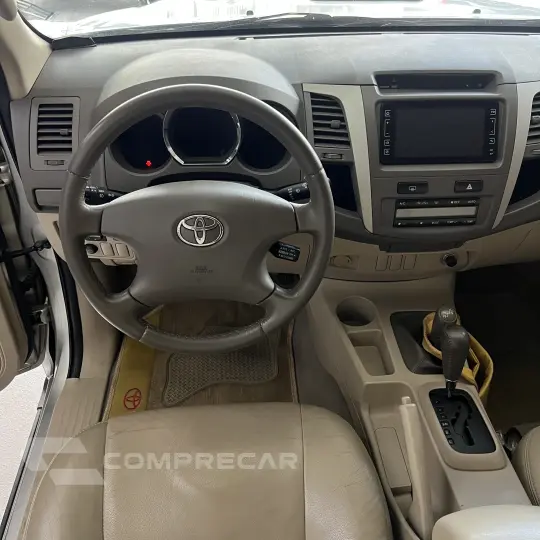 Hilux SW4 SRV D4-D 4x4 3.0 TDI Dies. Aut