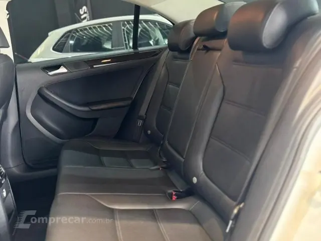 JETTA - 2.0 COMFORTLINE 4P TIPTRONIC