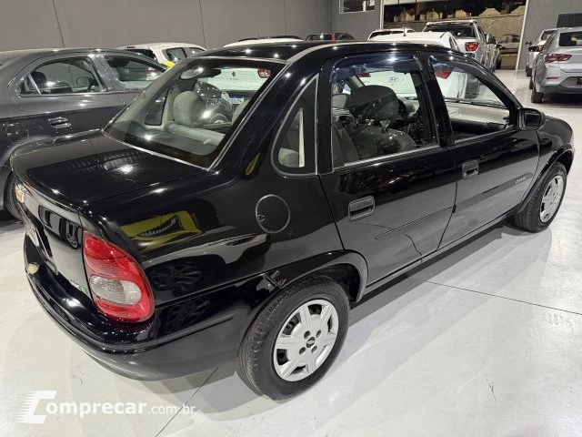 CLASSIC - 1.0 MPFI LIFE 8V 4P MANUAL