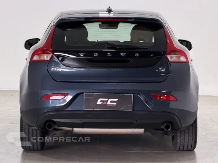 V40 2.0 T4 MOMENTUM GASOLINA 4P AUTOMÁTICO