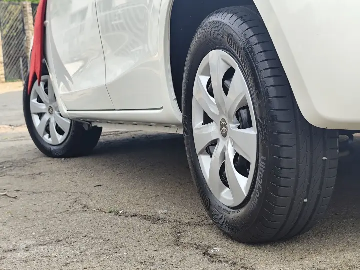 ETIOS 1.3 XS 16V FLEX 4P MANUAL