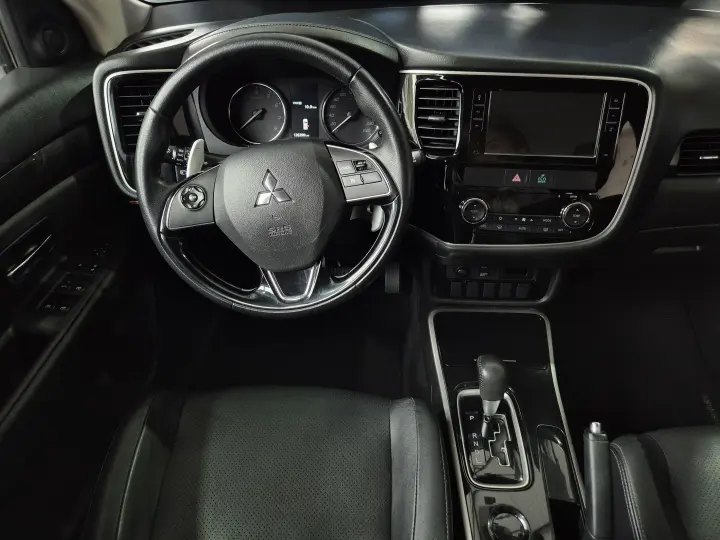 OUTLANDER 2.0 Comfort 16V