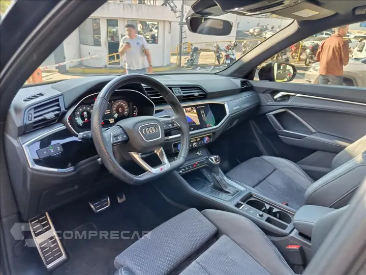 Q3 2.0 40 TFSI Performance Black Plus Quattro