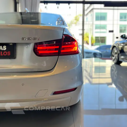 328I 2.0 Modern Sedan 16V